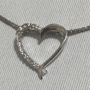 925 Sterling Silver Necklace w Genuine Diamond Accented Heart Pendant